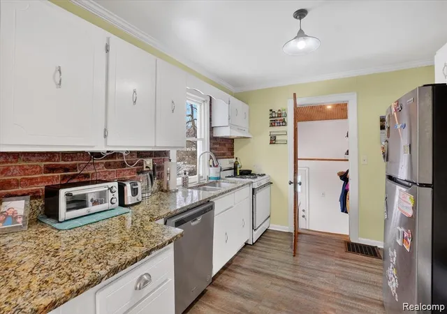 Photo 4 of Single family home for sale at 5802 Morganport Dr, Saginaw, MI 48601 | MLS# 20261060894 | Listing updated on 2026-09-27