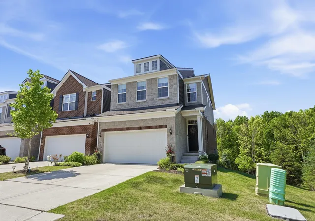 2nd image of 381 Strawberry Dr, Rochester, MI 48307 | MLS# 58050217236