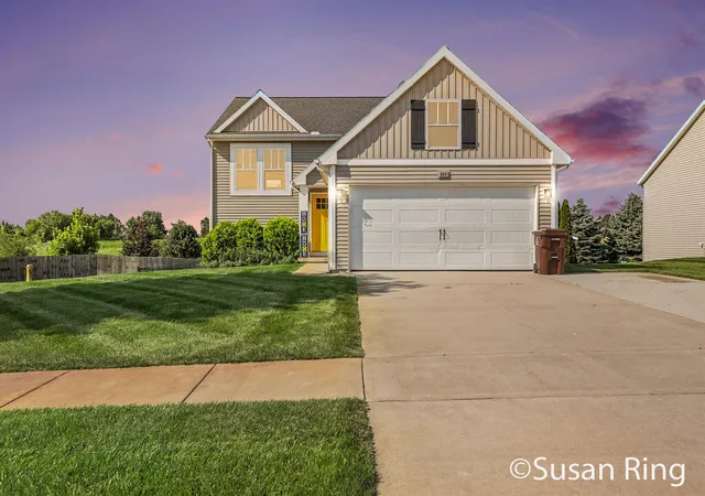 3rd image of 282 Vansen Dr, Kent City, MI 49330 | MLS# 65026040335