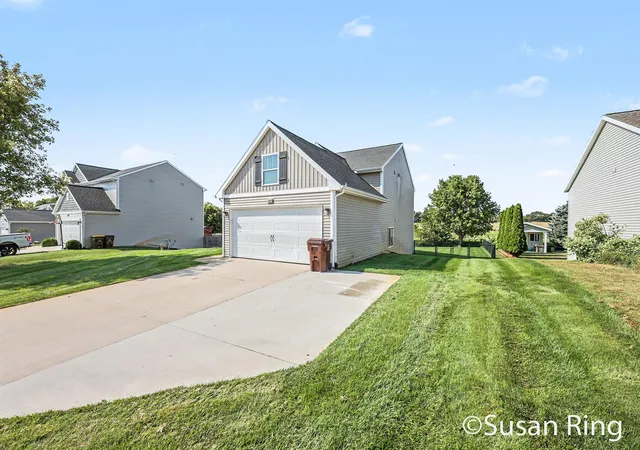 Photo 1 of Single family home for sale at 282 Vansen Dr, Kent City, MI 49330 | MLS# 65026040335 | Listing updated on 2026-10-26