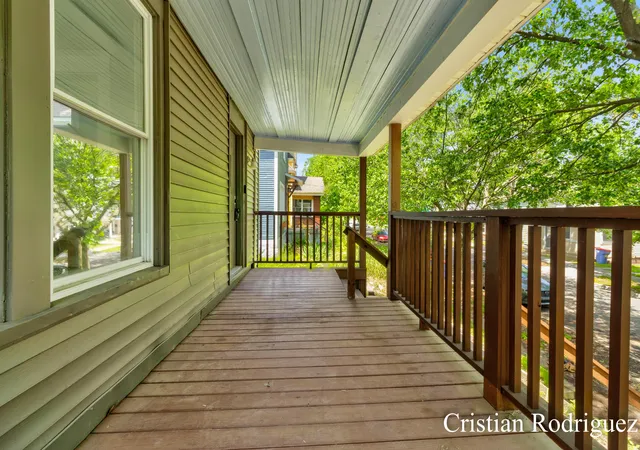 Photo 3 of Single family home for sale at 958 Dunham St SE, Grand Rapids, MI 49506 | MLS# 65026040338 | Listing updated on 2026-08-11