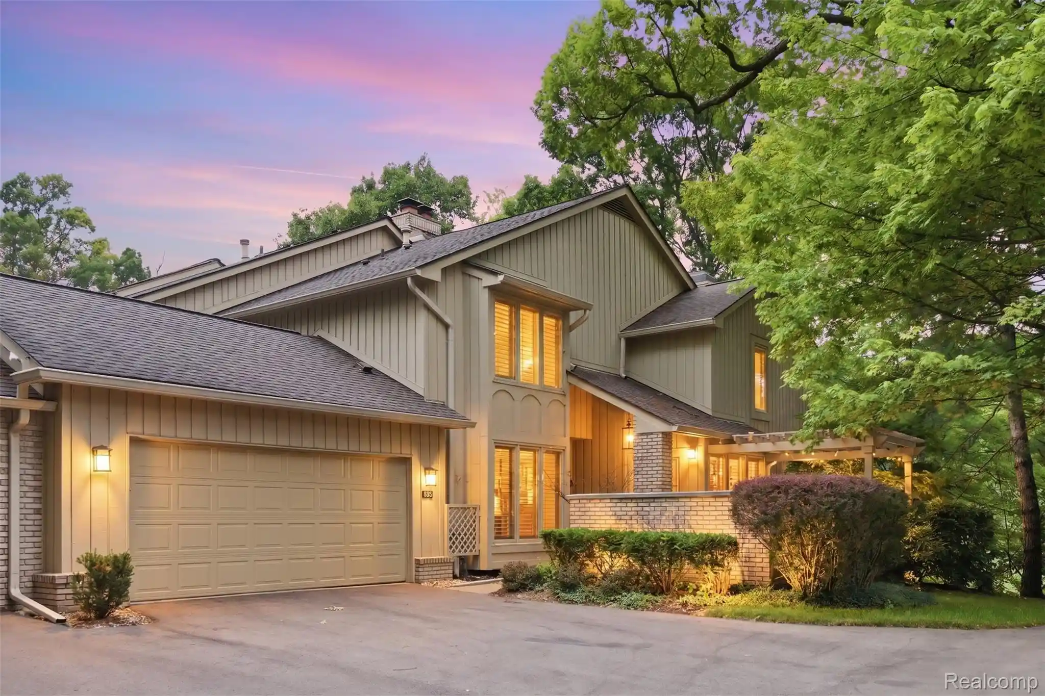 Photo 1 of Condo for sale at 1123 Ivyglen Cir, Bloomfield Hills, MI 48304 | MLS# 20261060909 | Listing updated on 2026-09-18