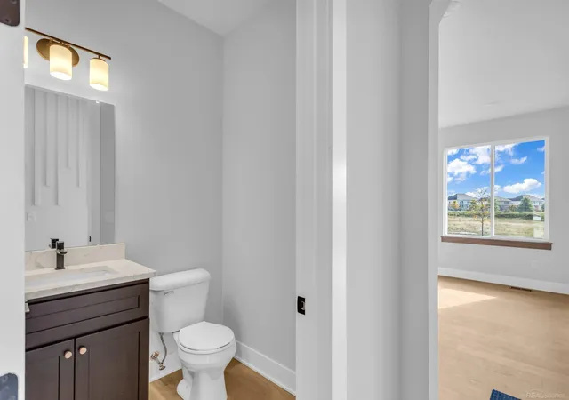 5th image of 42419 Magnolia Dr, Sterling Heights, MI 48314 | MLS# 58050217239