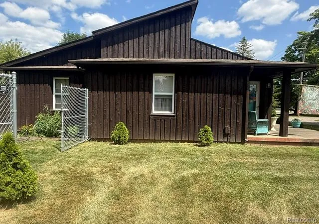 3rd image of 5485 N Linden Rd, Flint, MI 48504 | MLS# 20261060914
