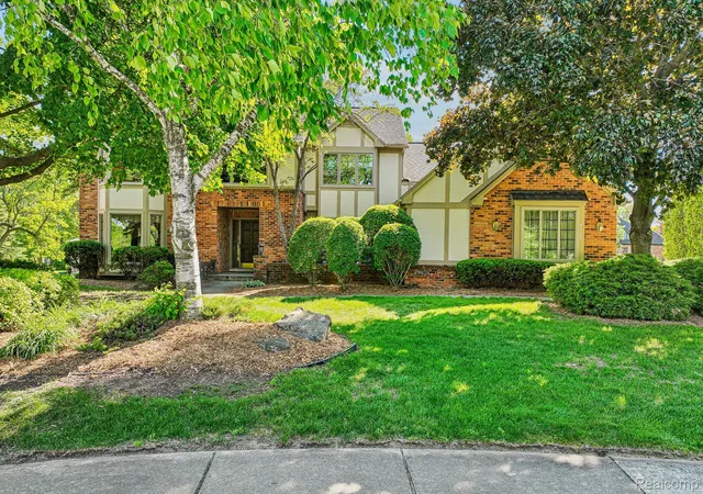 Photo 1 of Single family home for sale at 4523 Rivers Edge Dr, Troy, MI 48098 | MLS# 20261060915 | Listing updated on 2026-09-26