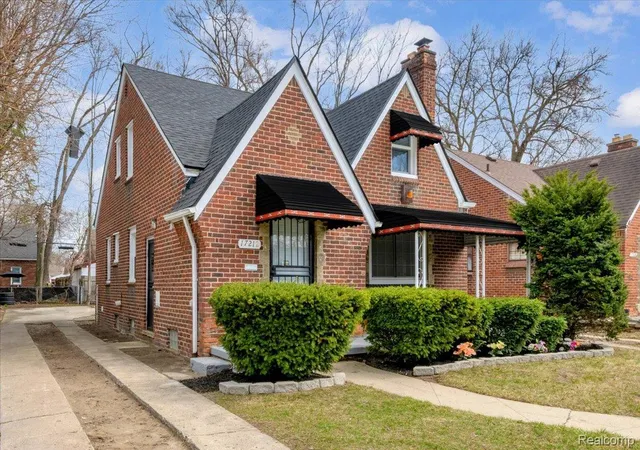 Photo 2 of Single family home for sale at 17212 Sunderland Rd, Detroit, MI 48219 | MLS# 20261060922 | Listing updated on 2026-08-04