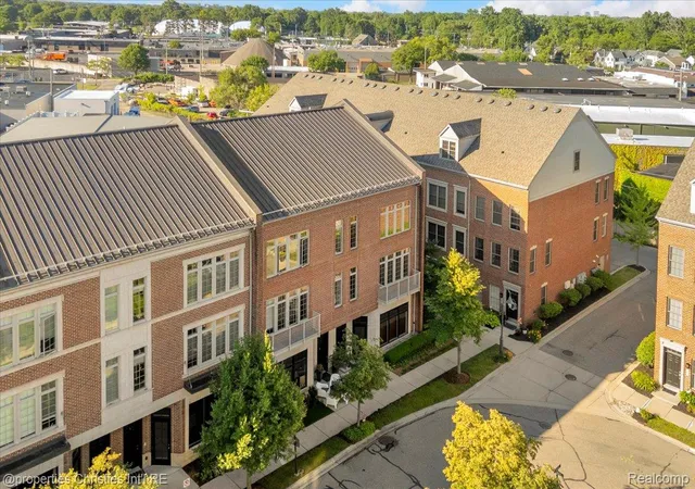 Listing Photo 4 - Condo for sale in building located at 2222 Attard St, Birmingham, MI 48009