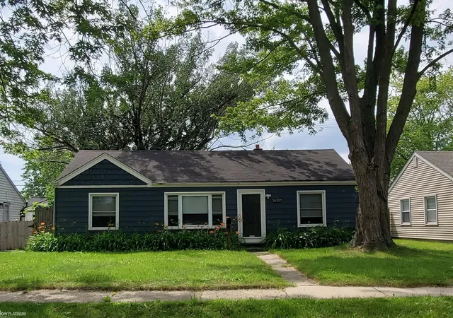Photo 1 of Single family home for sale at 26315 Beaconsfield St, Roseville, MI 48066 | MLS# 58050217243 | Listing updated on 2026-10-09