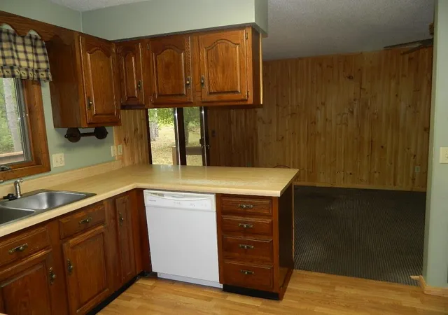 5th image of 19282 Us-10, Reed City, MI 49677 | MLS# 79080071891
