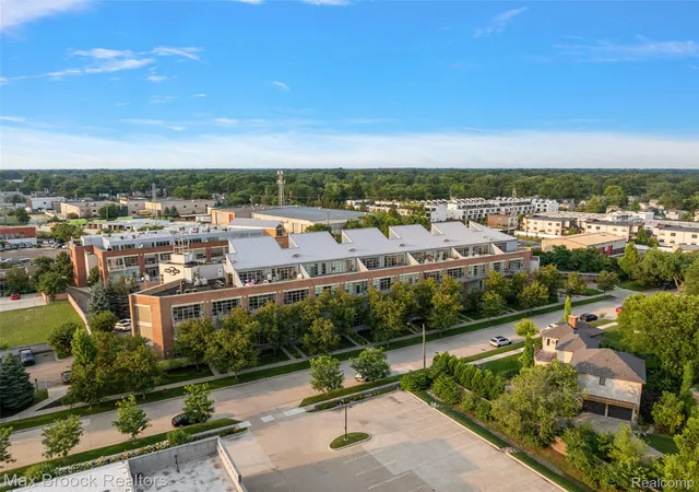 Photo 1 of Condo for sale at 333 E Parent Ave #15, Royal Oak, MI 48067 | MLS# 20261060941 | Listing updated on 2026-08-04