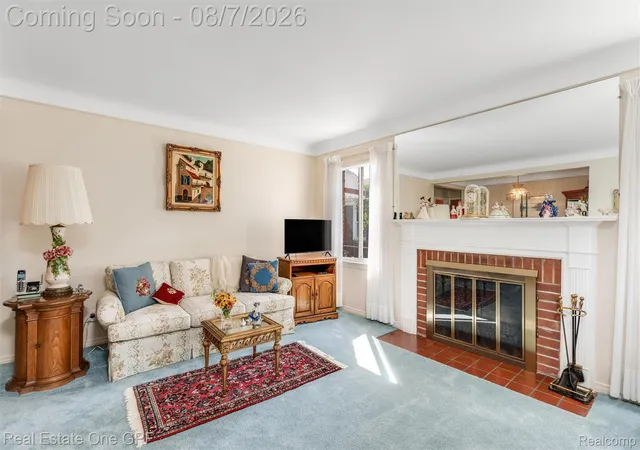 3rd image of 2121 Stanhope St, Grosse Pointe Woods, MI 48236 | MLS# 20261060945