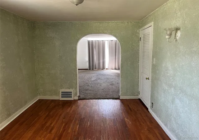 5th image of 2427 S Vassar Rd, Davison, MI 48423 | MLS# 20261060958