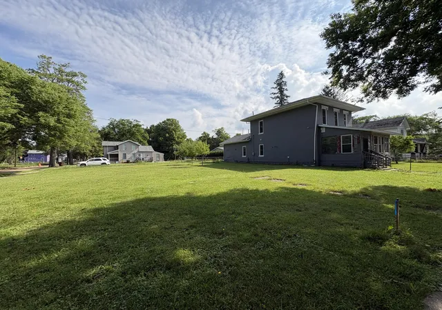 3rd image of 216 W Chestnut St, Albion, MI 49224 | MLS# 64026040355