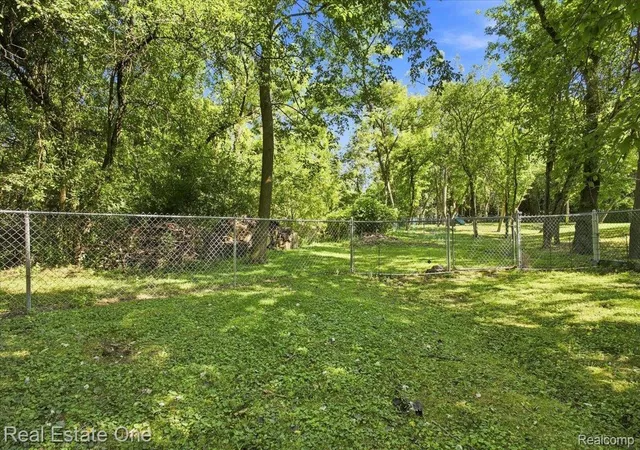 42nd image of 2931 Wisconsin Rd, Troy, MI 48083 | MLS# 20261060966