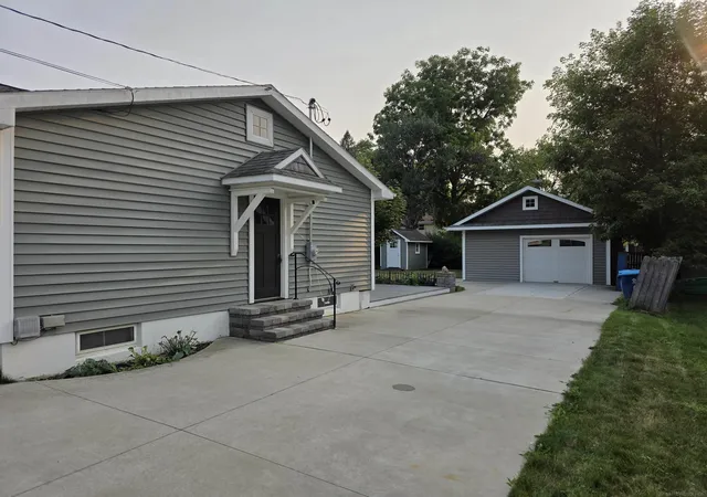3rd image of 633 Aldrich St, Linden, MI 48451 | MLS# 58050217256
