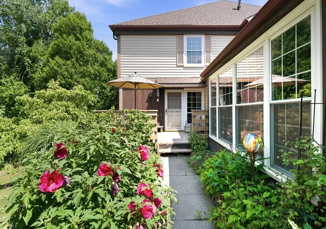 Listing Photo 4 - Condo for sale in building located at 2353 Quail Run Dr, Kalamazoo, MI 49009