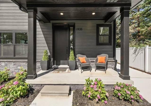 Photo 3 of Single family home for sale at 1935 Brookwood Ave, Royal Oak, MI 48073 | MLS# 20261060970 | Listing updated on 2026-10-28
