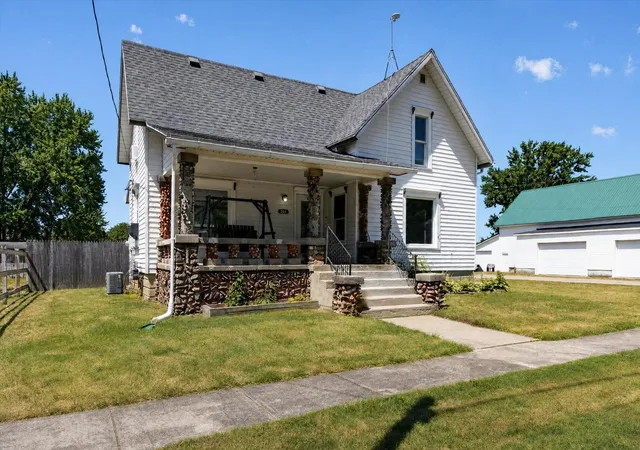 2nd image of 204 S Hodges Dr, Perrinton, MI 48871 | MLS# 79080071894