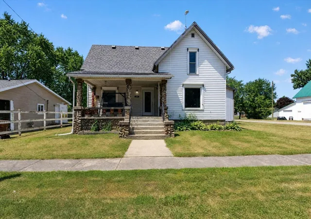 Photo 3 of Single family home for sale at 204 S Hodges Dr, Perrinton, MI 48871 | MLS# 79080071894 | Listing updated on 2026-08-31