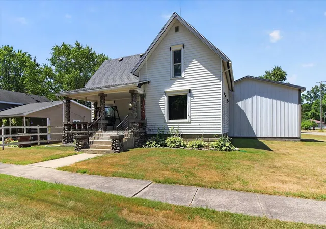 Photo 3 of Single family home for sale at 204 S Hodges Dr, Perrinton, MI 48871 | MLS# 79080071894 | Listing updated on 2026-08-31