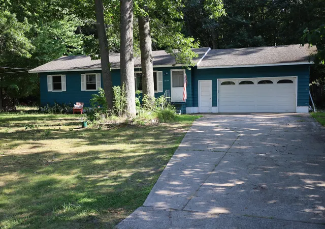 1st image of 16154 Gary Ave, Grand Haven, MI 49417 | MLS# 71026040372