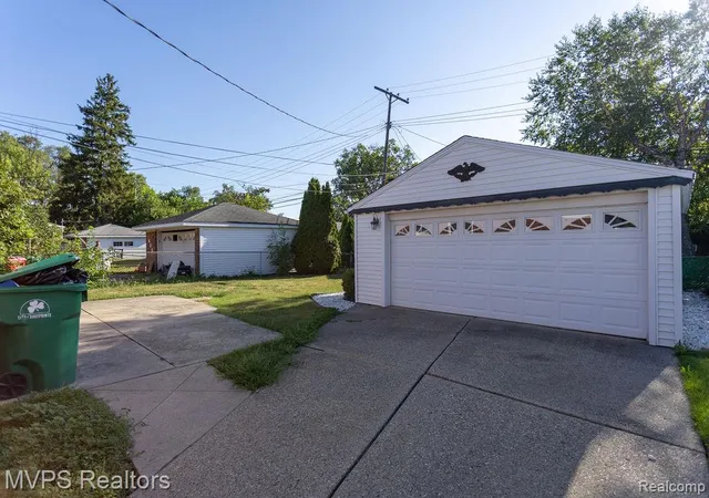 16th image of 24834 Petersburg Ave, Eastpointe, MI 48021 | MLS# 20261060993