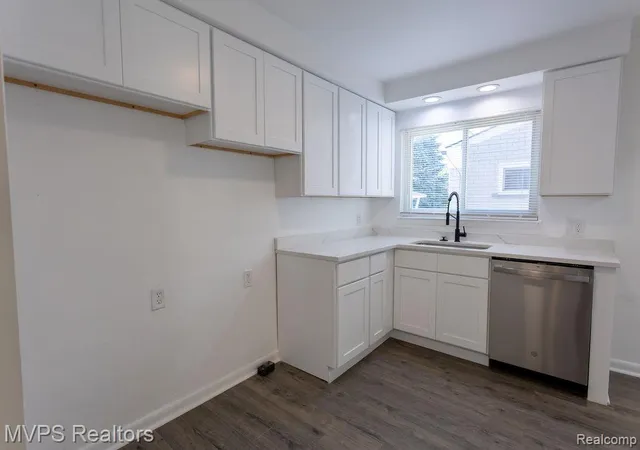 4th image of 24834 Petersburg Ave, Eastpointe, MI 48021 | MLS# 20261060993
