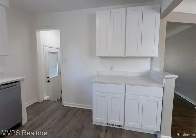 5th image of 24834 Petersburg Ave, Eastpointe, MI 48021 | MLS# 20261060993