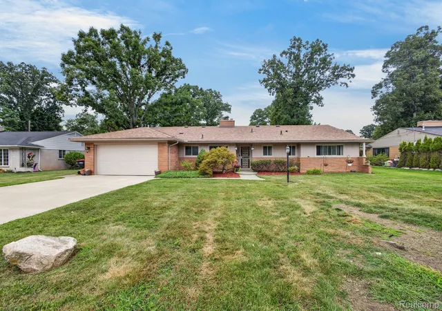 Photo 2 of Single family home for sale at 22902 S Bellwood Dr, Southfield, MI 48034 | MLS# 20261060994 | Listing updated on 2026-09-13