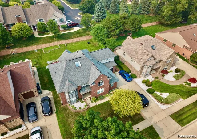 2nd image of 4493 Saint Albans Dr, Sterling Heights, MI 48314 | MLS# 20261060999