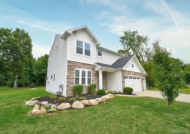 Photo 2 of Single family home for sale at 7302 Geraldine Cir, Swartz Creek, MI 48473 | MLS# 20261061003 | Listing updated on 2026-09-09