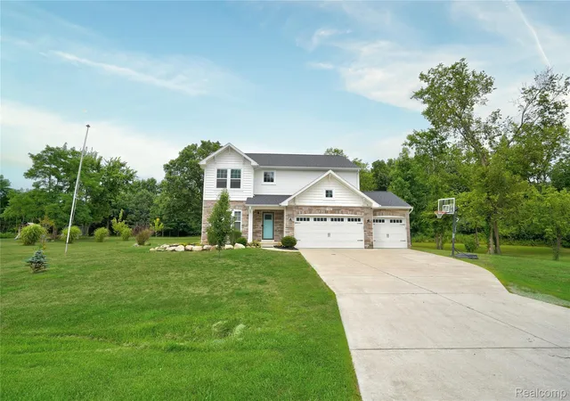 Photo 3 of Single family home for sale at 7302 Geraldine Cir, Swartz Creek, MI 48473 | MLS# 20261061003 | Listing updated on 2026-09-09