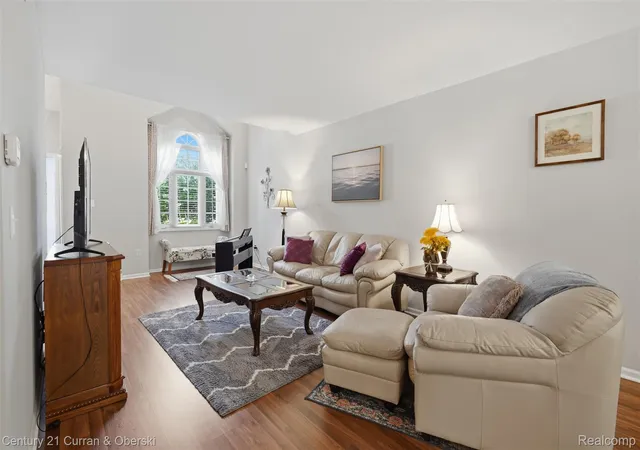 Listing Photo 4 - Condo for sale in building located at 443 Natures Cvs Ct, Wixom, MI 48393