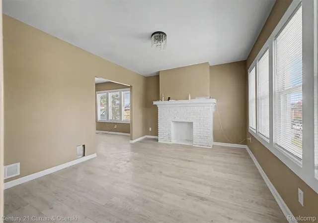 Listing Photo 4 - Condo for sale in building located at 3799 Pingree St, Detroit, MI 48206