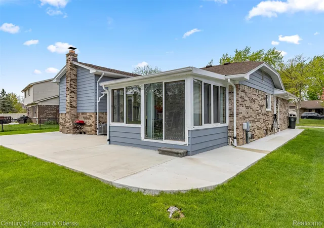 5th image of 45561 Edgewood Ct, Canton, MI 48187 | MLS# 20261061022
