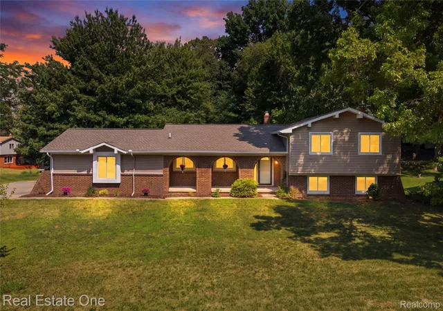 Photo 1 of Sale Pending at 10875 Cartier Dr, Brighton, MI 48114 | MLS# 20261061036 | Listing updated on 2026-08-11