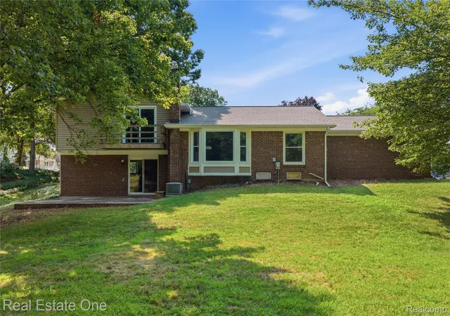 Photo 3 of Single family home for sale at 10875 Cartier Dr, Brighton, MI 48114 | MLS# 20261061036 | Listing updated on 2026-10-04