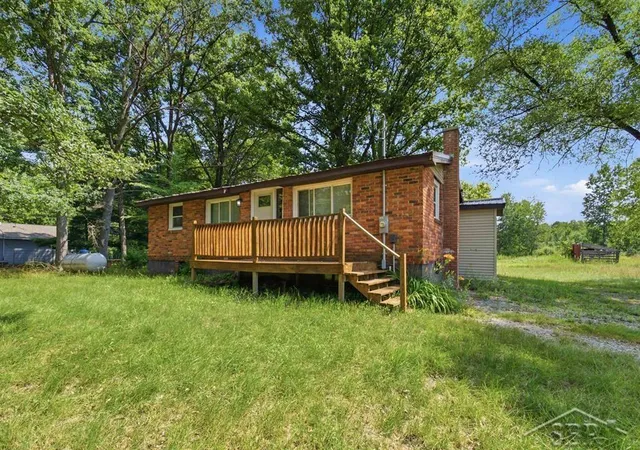 2nd image of 956 N Eleven Mile Rd, Lee Township Midland, MI 48657 | MLS# 61050217286