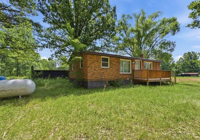 3rd image of 956 N Eleven Mile Rd, Lee Township Midland, MI 48657 | MLS# 61050217286