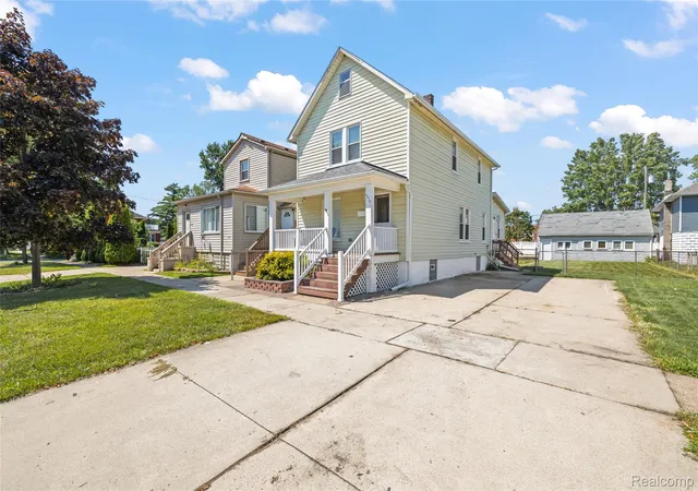 Photo 3 of Single family home for sale at 346 Sycamore St, Wyandotte, MI 48192 | MLS# 20261061046 | Listing updated on 2026-09-09