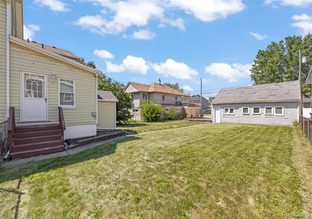 Photo 3 of Single family home for sale at 346 Sycamore St, Wyandotte, MI 48192 | MLS# 20261061046 | Listing updated on 2026-09-09