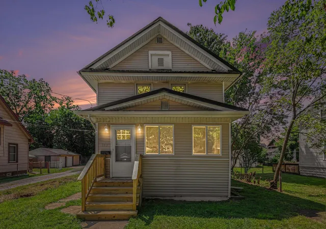 2nd image of 113 E Robinson St, Jackson, MI 49203 | MLS# 55026040408