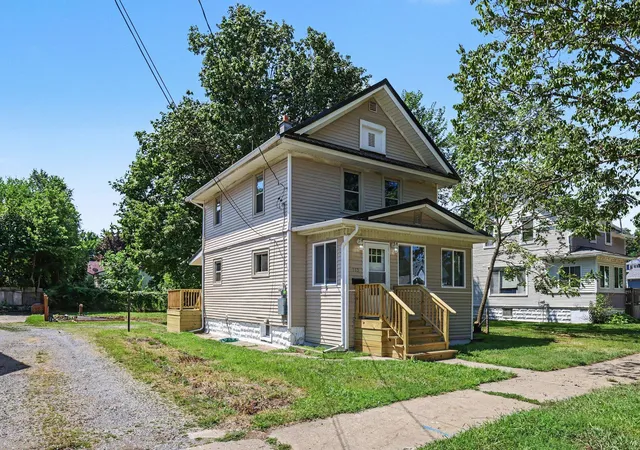 3rd image of 113 E Robinson St, Jackson, MI 49203 | MLS# 55026040408