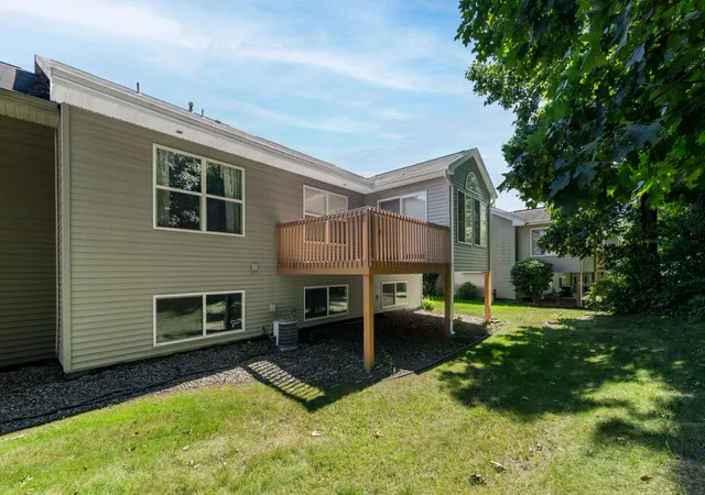 4th image of 1364 Tanager Ln, Kalamazoo, MI 49009 | MLS# 66026040393