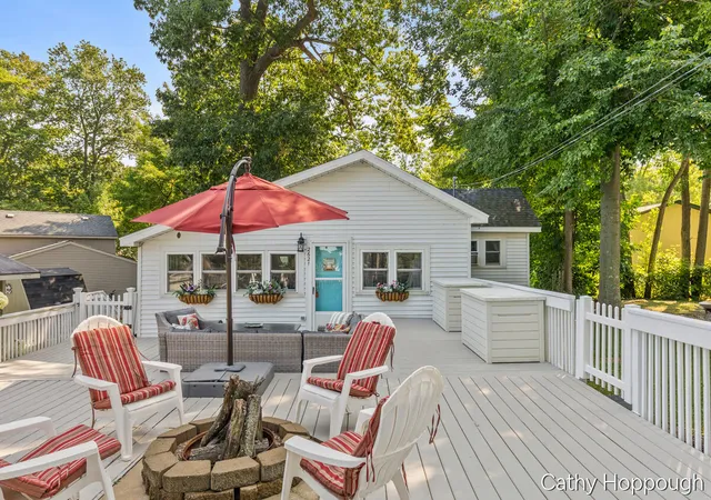1st image of 2621 Lansing St, Crystal, MI 48818 | MLS# 65026040394