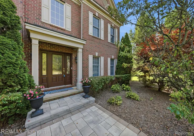 3rd image of 3812 S Shoreline Dr, Milford, MI 48381 | MLS# 20261061053