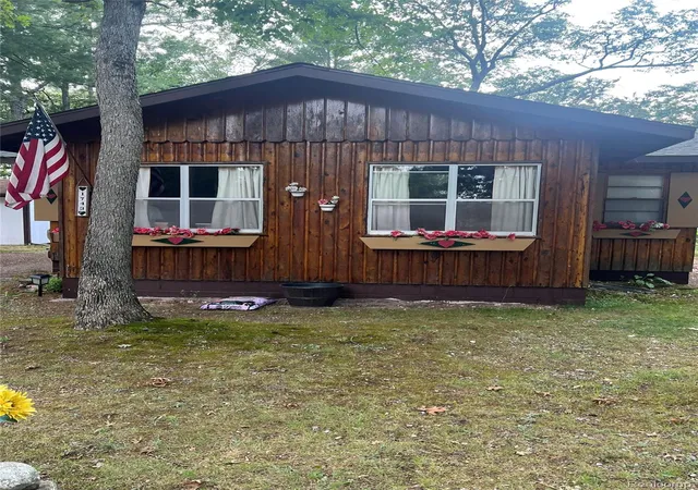 Photo 3 of Single family home for sale at 1743 Kendall St, National City, MI 48748 | MLS# 20261061055 | Listing updated on 2026-08-04