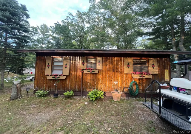 Photo 4 of Single family home for sale at 1743 Kendall St, National City, MI 48748 | MLS# 20261061055 | Listing updated on 2026-08-04