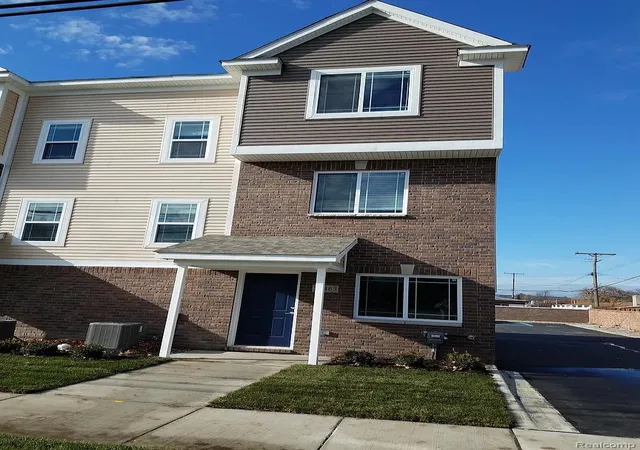 Photo 1 of Multi family home for sale at 29451 29515 Hoover Rd, Warren, MI 48093 | MLS# 20261061056 | Listing updated on 2026-08-04