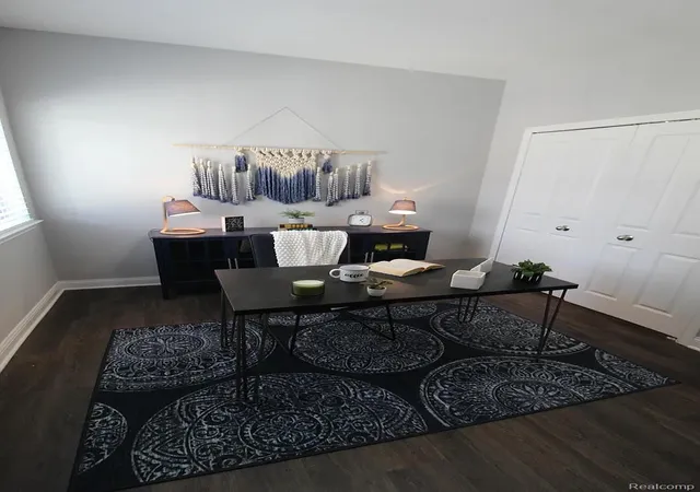 Listing Photo 4 - Condo for sale in building located at 29451-29515 Hoover Rd, Warren, MI 48093